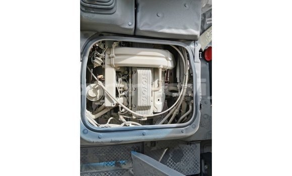 Acheter Import Voiture Toyota Coaster Blanc à Import - Dubai, État d'Abia Acheter Import Voiture Toyota Coaster Blanc à Import - Dubai, État d'Abia