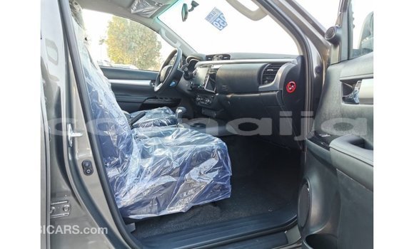 Acheter Import Voiture Toyota Hilux Vert à Import - Dubai, État d'Abia Acheter Import Voiture Toyota Hilux Vert à Import - Dubai, État d'Abia