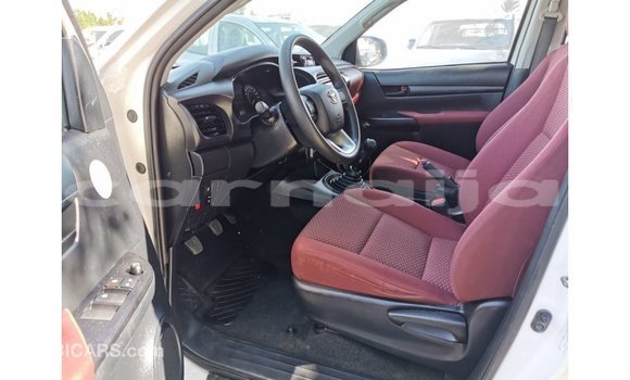 Buy Import Toyota Hilux White Car in Import - Dubai in Abia State Buy Import Toyota Hilux White Car in Import - Dubai in Abia State