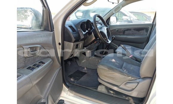 Acheter Import Voiture Toyota Hilux Blanc à Import - Dubai, État d'Abia Acheter Import Voiture Toyota Hilux Blanc à Import - Dubai, État d'Abia