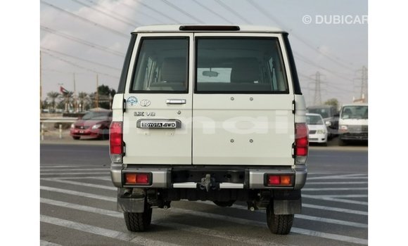 Acheter Import Voiture Toyota Land Cruiser Blanc à Import - Dubai, État d'Abia Acheter Import Voiture Toyota Land Cruiser Blanc à Import - Dubai, État d'Abia