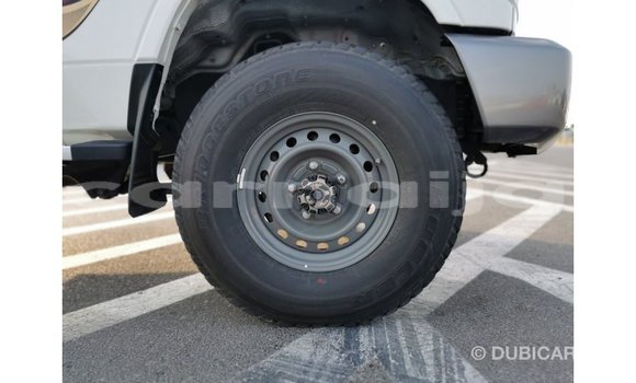 Acheter Import Voiture Toyota Land Cruiser Blanc à Import - Dubai, État d'Abia Acheter Import Voiture Toyota Land Cruiser Blanc à Import - Dubai, État d'Abia