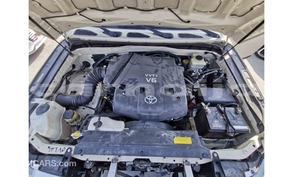 Acheter Import Voiture Toyota FJ Cruiser Beige à Import - Dubai, État d'Abia Acheter Import Voiture Toyota FJ Cruiser Beige à Import - Dubai, État d'Abia