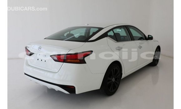Buy Import Nissan Altima White Car in Import - Dubai in Abia State Buy Import Nissan Altima White Car in Import - Dubai in Abia State