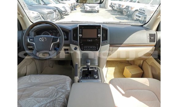 Buy Import Toyota Land Cruiser White Car in Import - Dubai in Abia State Buy Import Toyota Land Cruiser White Car in Import - Dubai in Abia State