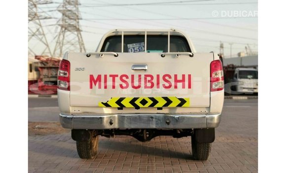 Buy Import Mitsubishi L200 White Car in Import - Dubai in Abia State Buy Import Mitsubishi L200 White Car in Import - Dubai in Abia State