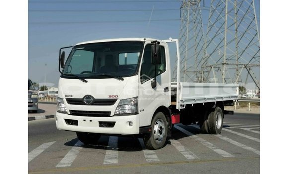 Buy Import Hino 300 Series White Truck in Import - Dubai in Abia State