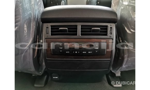 Acheter Import Voiture Toyota Land Cruiser Blanc à Import - Dubai, État d'Abia Acheter Import Voiture Toyota Land Cruiser Blanc à Import - Dubai, État d'Abia