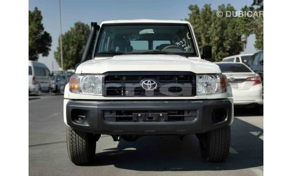 Buy Import Toyota Land Cruiser White Car in Import - Dubai in Abia State Buy Import Toyota Land Cruiser White Car in Import - Dubai in Abia State
