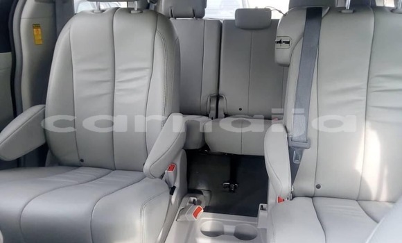 Acheter Occasion Voiture Toyota Sienna Gris à Calabar, État de Cross River Acheter Occasion Voiture Toyota Sienna Gris à Calabar, État de Cross River