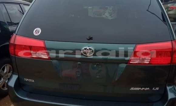 Acheter Occasion Voiture Toyota Sienna Vert à Ipokia, État d'Ogun Acheter Occasion Voiture Toyota Sienna Vert à Ipokia, État d'Ogun