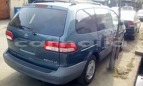 Acheter Occasion Voiture Toyota Sienna Bleu à Ado–Ekiti, État d'Ekiti Acheter Occasion Voiture Toyota Sienna Bleu à Ado–Ekiti, État d'Ekiti