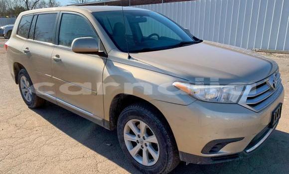 Acheter Occasion Voiture Toyota Highlander Beige à Lagos, État de Lagos Acheter Occasion Voiture Toyota Highlander Beige à Lagos, État de Lagos