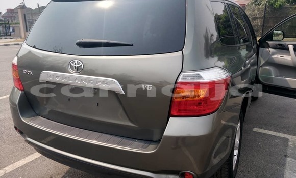 Acheter Occasion Voiture Toyota Highlander Beige à Jos, État du Plateau Acheter Occasion Voiture Toyota Highlander Beige à Jos, État du Plateau