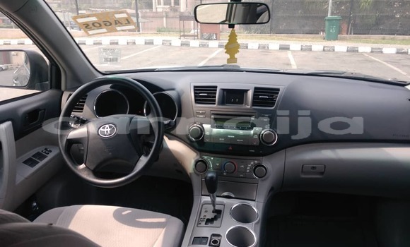 Acheter Occasion Voiture Toyota Highlander Beige à Jos, État du Plateau Acheter Occasion Voiture Toyota Highlander Beige à Jos, État du Plateau