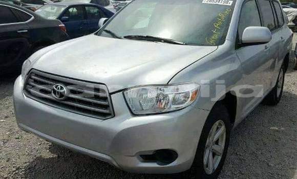 Buy Import Toyota Highlander Silver Car in Daura in Katsina Buy Import Toyota Highlander Silver Car in Daura in Katsina