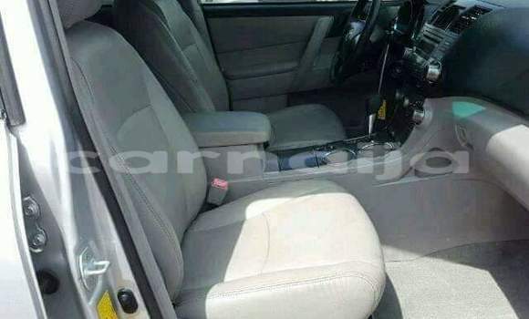 Buy Import Toyota Highlander Silver Car in Daura in Katsina Buy Import Toyota Highlander Silver Car in Daura in Katsina