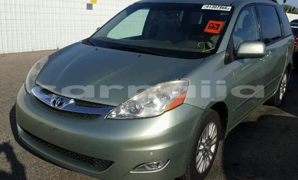 Buy Used Toyota Sienna Beige Car in Lagos in Lagos State Buy Used Toyota Sienna Beige Car in Lagos in Lagos State