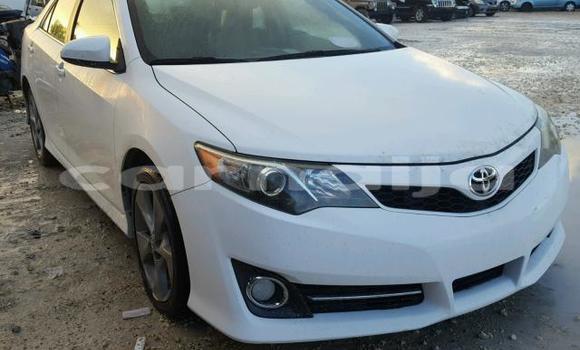 Acheter Occasion Voiture Toyota Camry Blanc à Lagos, État de Lagos Acheter Occasion Voiture Toyota Camry Blanc à Lagos, État de Lagos