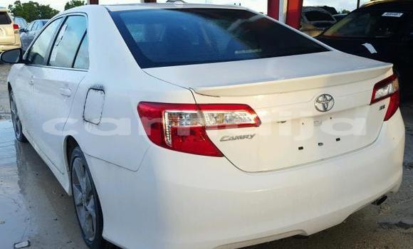 Acheter Occasion Voiture Toyota Camry Blanc à Lagos, État de Lagos Acheter Occasion Voiture Toyota Camry Blanc à Lagos, État de Lagos