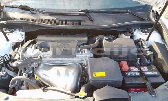 Acheter Occasion Voiture Toyota Camry Blanc à Lagos, État de Lagos Acheter Occasion Voiture Toyota Camry Blanc à Lagos, État de Lagos