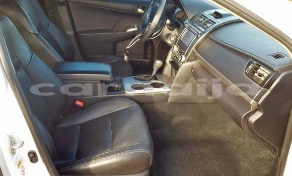 Acheter Occasion Voiture Toyota Camry Blanc à Lagos, État de Lagos Acheter Occasion Voiture Toyota Camry Blanc à Lagos, État de Lagos