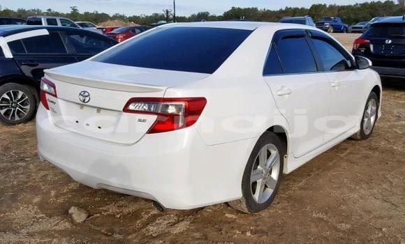 Acheter Occasion Voiture Toyota Camry Blanc à Lagos, État de Lagos Acheter Occasion Voiture Toyota Camry Blanc à Lagos, État de Lagos
