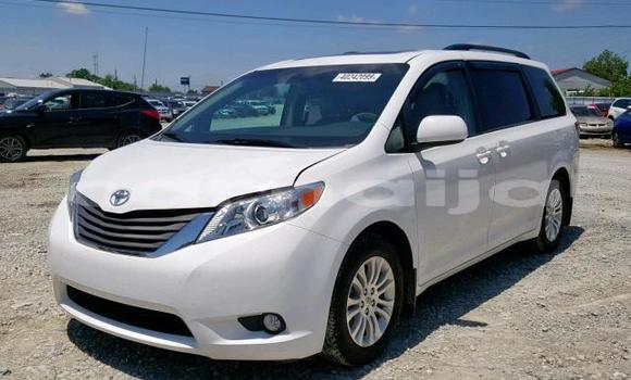 Acheter Occasion Voiture Toyota Camry Blanc à Lagos, État de Lagos Acheter Occasion Voiture Toyota Camry Blanc à Lagos, État de Lagos