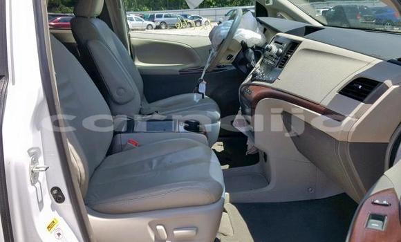 Acheter Occasion Voiture Toyota Camry Blanc à Lagos, État de Lagos Acheter Occasion Voiture Toyota Camry Blanc à Lagos, État de Lagos