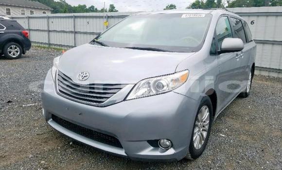 Acheter Occasion Voiture Toyota Sienna Gris à Lagos, État de Lagos