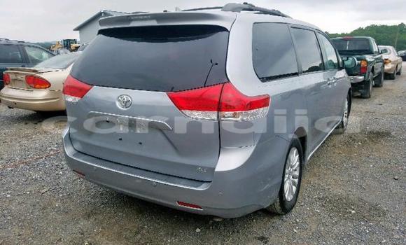 Acheter Occasion Voiture Toyota Sienna Gris à Lagos, État de Lagos Acheter Occasion Voiture Toyota Sienna Gris à Lagos, État de Lagos
