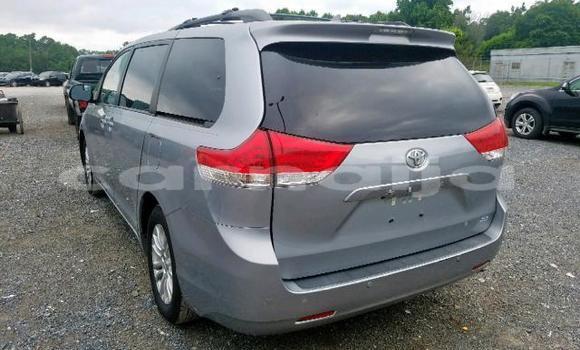 Acheter Occasion Voiture Toyota Sienna Gris à Lagos, État de Lagos Acheter Occasion Voiture Toyota Sienna Gris à Lagos, État de Lagos