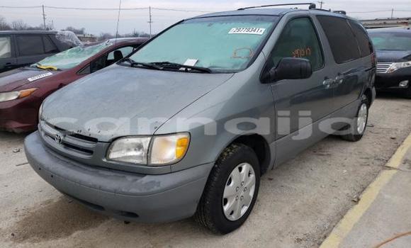 Buy New Toyota Sienna Black Car in Badagry in Lagos State Buy New Toyota Sienna Black Car in Badagry in Lagos State