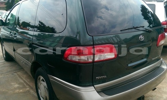 Acheter Occasion Voiture Toyota Sienna Vert à Ibagwa–Aka, État d'Enugu Acheter Occasion Voiture Toyota Sienna Vert à Ibagwa–Aka, État d'Enugu