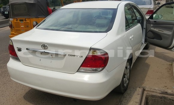 Acheter Occasion Voiture Toyota Camry Beige à Abuja, État de Lagos Acheter Occasion Voiture Toyota Camry Beige à Abuja, État de Lagos