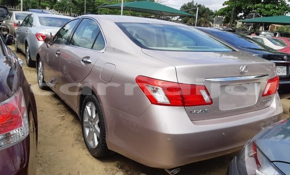 Acheter Occasion Voiture Lexus ES Beige à Oyo, État d'Oyo Acheter Occasion Voiture Lexus ES Beige à Oyo, État d'Oyo