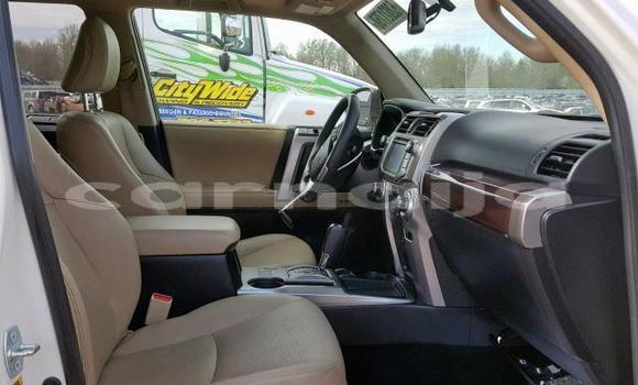 Acheter Import Voiture Toyota 4Runner Blanc à Daura, Katsina Acheter Import Voiture Toyota 4Runner Blanc à Daura, Katsina