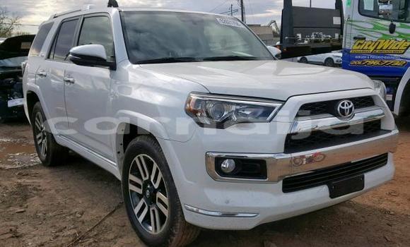 Acheter Import Voiture Toyota 4Runner Blanc à Daura, Katsina Acheter Import Voiture Toyota 4Runner Blanc à Daura, Katsina