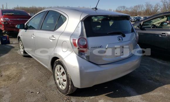 Acheter Import Voiture Toyota Prius Gris à Daura, Katsina Acheter Import Voiture Toyota Prius Gris à Daura, Katsina