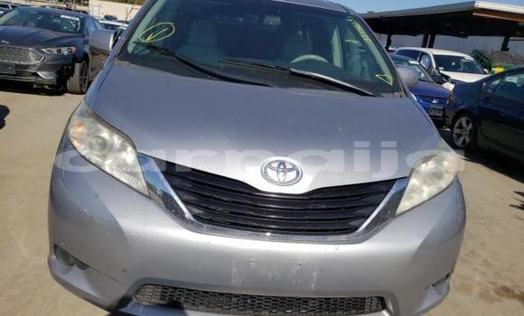 Buy Import Toyota Sienna Silver Car in Daura in Katsina Buy Import Toyota Sienna Silver Car in Daura in Katsina