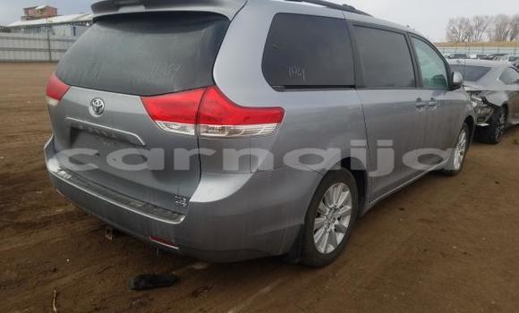 Buy Import Toyota Sienna Silver Car in Daura in Katsina Buy Import Toyota Sienna Silver Car in Daura in Katsina