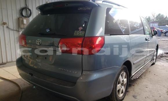 Buy Import Toyota Sienna Blue Car in Daura in Katsina Buy Import Toyota Sienna Blue Car in Daura in Katsina