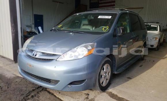 Buy Import Toyota Sienna Blue Car in Daura in Katsina Buy Import Toyota Sienna Blue Car in Daura in Katsina