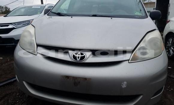 Acheter Import Voiture Toyota Sienna Gris à Daura, Katsina Acheter Import Voiture Toyota Sienna Gris à Daura, Katsina