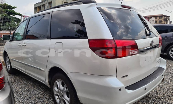 Acheter Occasion Voiture Toyota Sienna Blanc à Ikeja, État de Lagos Acheter Occasion Voiture Toyota Sienna Blanc à Ikeja, État de Lagos
