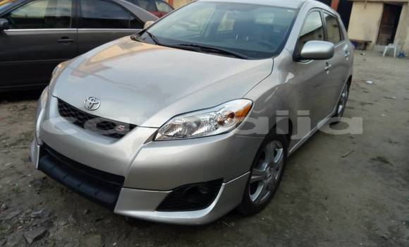 Acheter Import Voiture Toyota Matrix Gris à Ipokia, État d'Ogun Acheter Import Voiture Toyota Matrix Gris à Ipokia, État d'Ogun