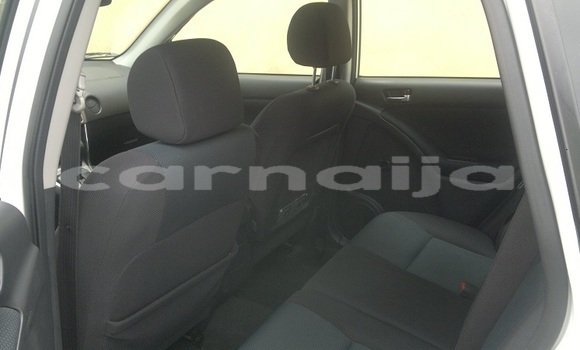 Acheter Import Voiture Toyota Matrix Blanc à Ipokia, État d'Ogun Acheter Import Voiture Toyota Matrix Blanc à Ipokia, État d'Ogun