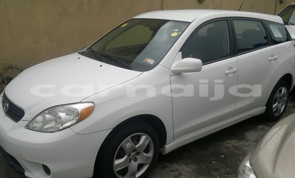 Acheter Import Voiture Toyota Matrix Blanc à Ipokia, État d'Ogun Acheter Import Voiture Toyota Matrix Blanc à Ipokia, État d'Ogun