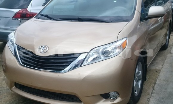 Acheter Import Voiture Toyota Sienna Gris à Ipokia, État d'Ogun Acheter Import Voiture Toyota Sienna Gris à Ipokia, État d'Ogun