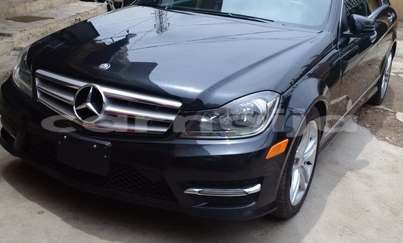 Acheter Import Voiture Mercedes-Benz C250 coupe Noir à Ipokia, État d'Ogun Acheter Import Voiture Mercedes-Benz C250 coupe Noir à Ipokia, État d'Ogun